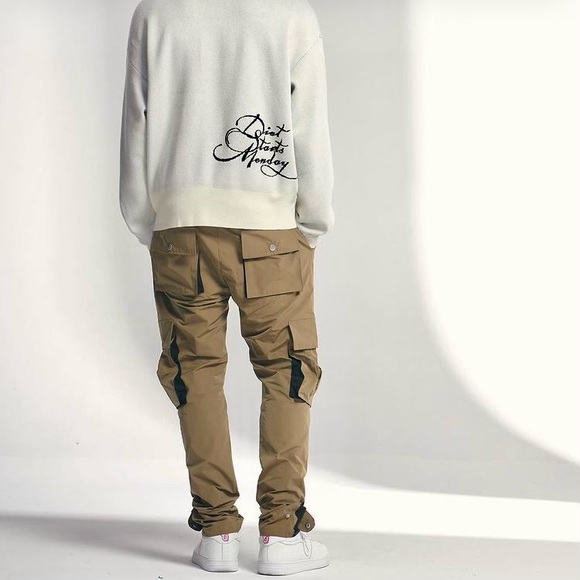 Diet Starts Monday Cargo pants. Mens large fits like a medium. - Picture 1 of 2